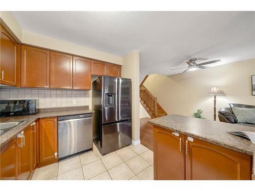 21 Periwinkle Drive, Hamilton, ON - Indoor Photo Showing Kitchen