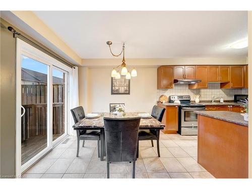 21 Periwinkle Drive, Hamilton, ON - Indoor