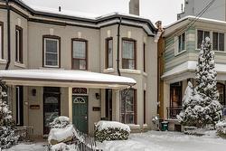 152 Strathcona Avenue N Hamilton, ON L8R 3C3