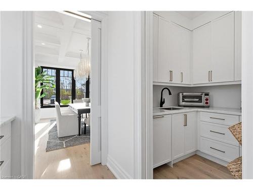 7 Campview Road, Stoney Creek, ON - Indoor Photo Showing Kitchen