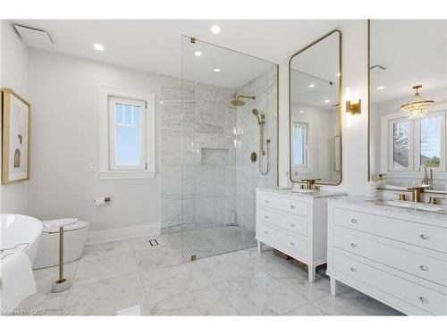 7 Campview Road, Stoney Creek, ON - Indoor Photo Showing Bathroom