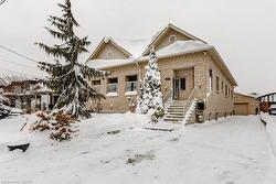 226 Queenslea Avenue  North York, ON M9N 2L6