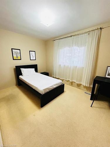 402 Lakeview Drive, Waterloo, ON - Indoor Photo Showing Bedroom