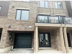 27 Roxanne Drive  Hamilton, ON L8H 1L9