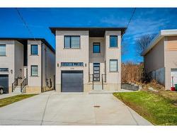 498 Karn Street  Kitchener, ON N2M 2C1