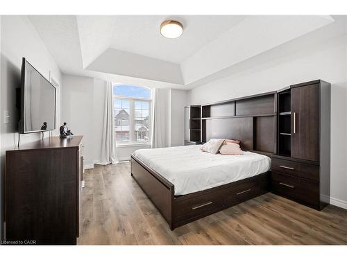 1293 Old Zeller Drive, Kitchener, ON - Indoor Photo Showing Bedroom
