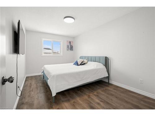 1293 Old Zeller Drive, Kitchener, ON - Indoor Photo Showing Bedroom