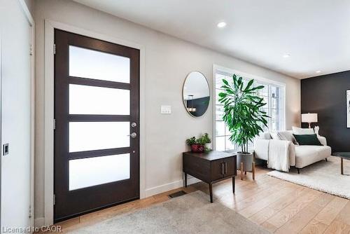 5152 Tamarac Drive, Burlington, ON - Indoor