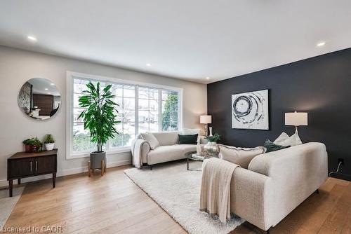 5152 Tamarac Drive, Burlington, ON - Indoor Photo Showing Living Room