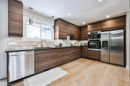 5152 Tamarac Drive, Burlington, ON - Indoor Photo Showing Kitchen With Stainless Steel Kitchen With Upgraded Kitchen