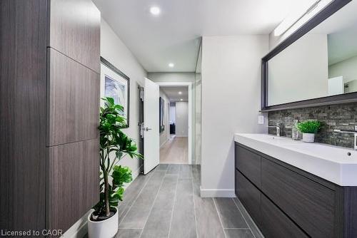 5152 Tamarac Drive, Burlington, ON - Indoor