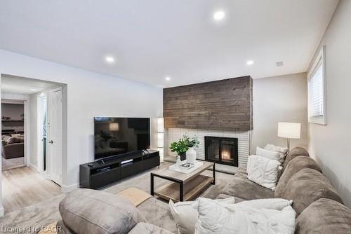 5152 Tamarac Drive, Burlington, ON - Indoor Photo Showing Living Room With Fireplace