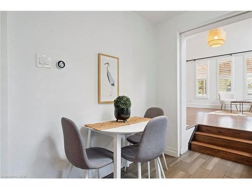 211 Rosedale Avenue, Hamilton, ON - Indoor Photo Showing Dining Room