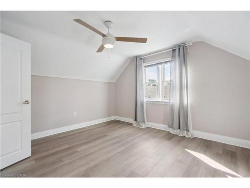 211 Rosedale Avenue, Hamilton, ON - Indoor Photo Showing Other Room