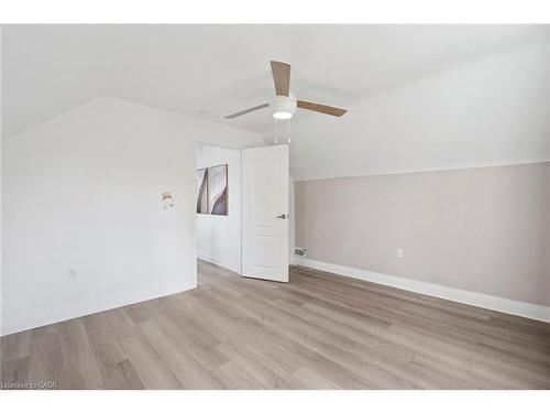211 Rosedale Avenue, Hamilton, ON - Indoor Photo Showing Other Room