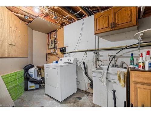 67 Old Carriage Drive, Kitchener, ON - Indoor Photo Showing Laundry Room
