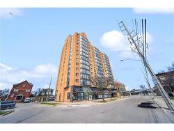 903-25 Agnes Street  Mississauga, ON L5B 3X7