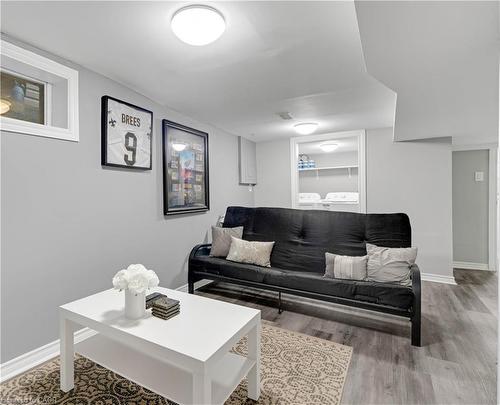 12 Lincoln Street, Hamilton, ON - Indoor Photo Showing Living Room