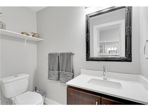 12 Lincoln Street, Hamilton, ON - Indoor Photo Showing Bathroom