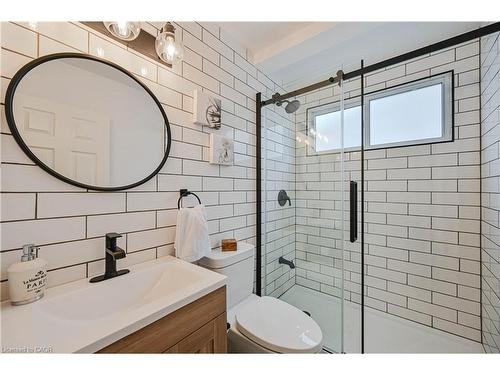 19 Temple Road, Georgetown, ON - Indoor Photo Showing Bathroom