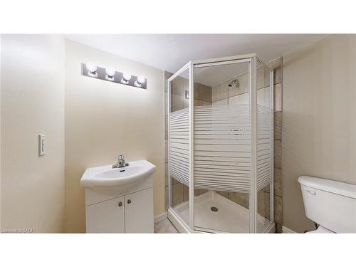 50 Bankfield Crescent, Stoney Creek, ON - Indoor Photo Showing Bathroom