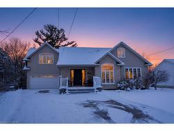 739 Montgomery Drive  Ancaster, ON L9G 3H6