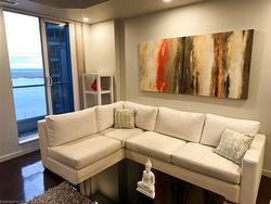 2710-8 York Street  Toronto, ON M5J 2Y2