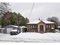 121 Chalmers Street N Cambridge, ON N1R 5C1