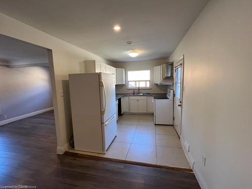 643 West 5Th Street, Hamilton, ON - Indoor Photo Showing Kitchen With Double Sink