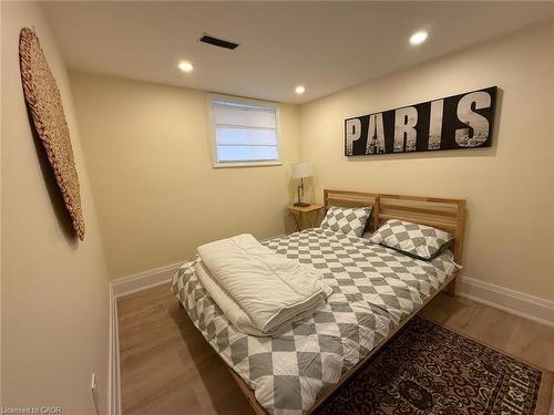 643 West 5Th Street, Hamilton, ON - Indoor Photo Showing Bedroom