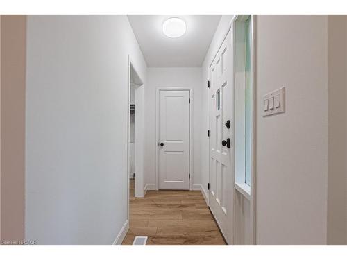 224 West 16Th Street, Hamilton, ON - Indoor Photo Showing Other Room