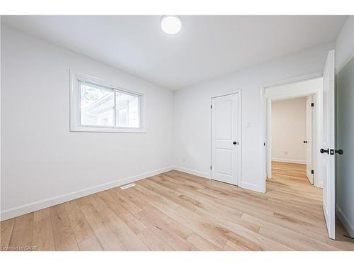 224 West 16Th Street, Hamilton, ON - Indoor Photo Showing Other Room