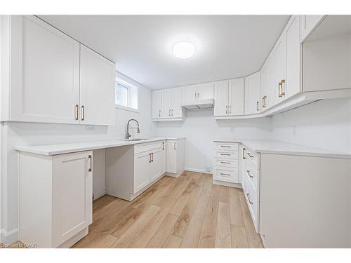 224 West 16Th Street, Hamilton, ON - Indoor Photo Showing Kitchen