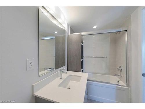 588 Rapids Lane, Mississauga, ON - Indoor Photo Showing Bathroom