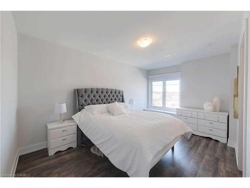 588 Rapids Lane, Mississauga, ON - Indoor Photo Showing Bedroom