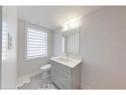 588 Rapids Lane, Mississauga, ON - Indoor Photo Showing Bathroom