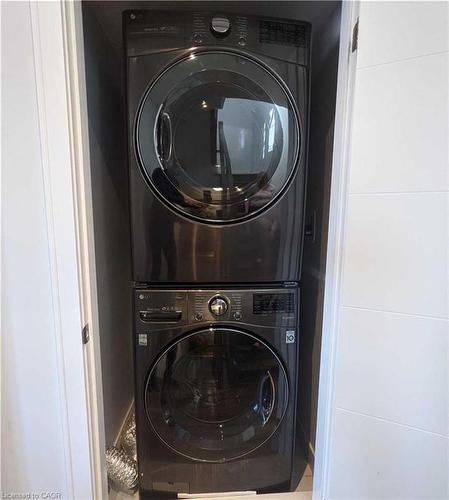 588 Rapids Lane, Mississauga, ON - Indoor Photo Showing Laundry Room
