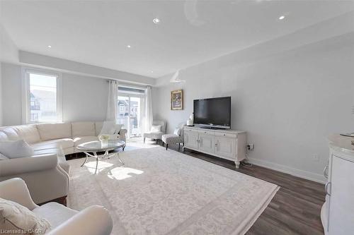 588 Rapids Lane, Mississauga, ON - Indoor Photo Showing Living Room