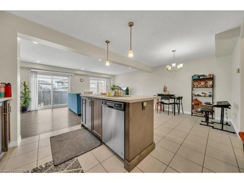 129 Templewood Drive, Kitchener, ON - Indoor Photo Showing Kitchen