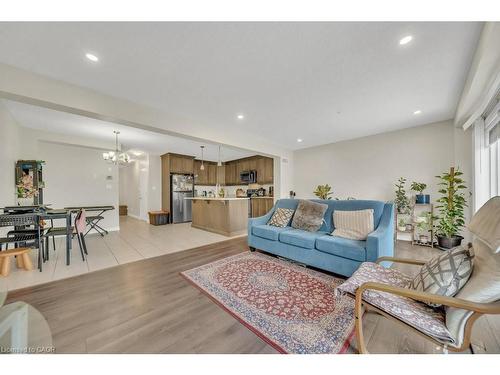 129 Templewood Drive, Kitchener, ON - Indoor Photo Showing Living Room