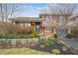 478 Donegal Drive  Burlington, ON L7L 2M7