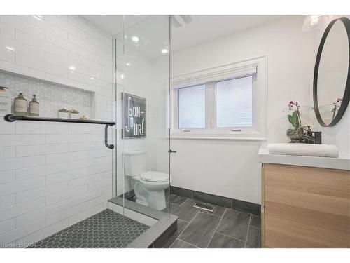 478 Donegal Drive, Burlington, ON - Indoor Photo Showing Bathroom