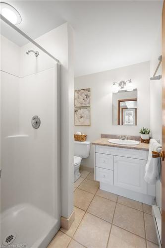212 Winfield Avenue, Waterloo, ON - Indoor Photo Showing Bathroom