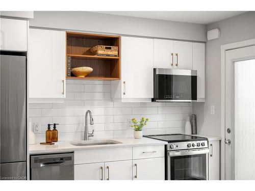 1242 King Street E, Kitchener, ON - Indoor Photo Showing Kitchen With Upgraded Kitchen