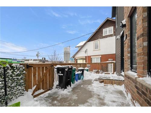 1242 King Street E, Kitchener, ON - Outdoor