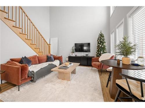 1242 King Street E, Kitchener, ON - Indoor Photo Showing Living Room