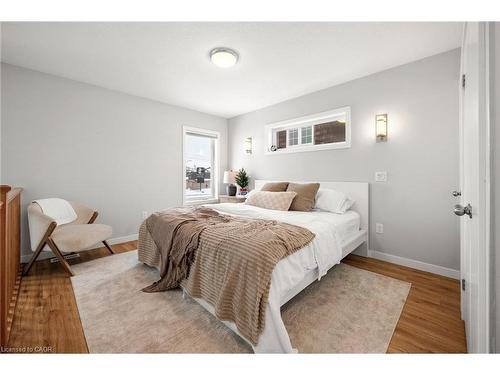 1242 King Street E, Kitchener, ON - Indoor Photo Showing Bedroom