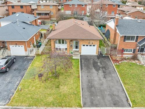 125 Stonyburn Crescent, Cambridge, ON - Outdoor With Facade