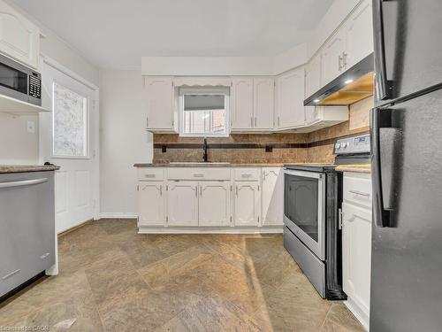 125 Stonyburn Crescent, Cambridge, ON - Indoor Photo Showing Kitchen