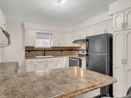 125 Stonyburn Crescent, Cambridge, ON - Indoor Photo Showing Kitchen